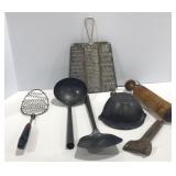 Lodge Cast Iron ladle, Vtg Metal kitchen utensils