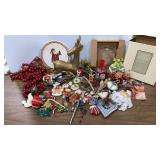 Miscellaneous Christmas Ornaments & Decor