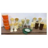 Vtg Tupperware Salt & Pepper Shakers