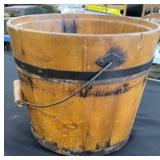 Early Shaker Berry Bucket