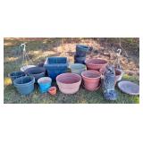 Plastic Hoot Owl & Plastic Flower Pots