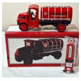 Texaco 1918 Mack AC Tanker, Die-Cast Bank