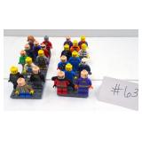23 Lego Minifigures