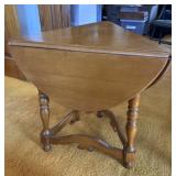 Ethan Allen Cloverleaf/ Drop Leaf Table