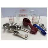 Pyrex Measuring