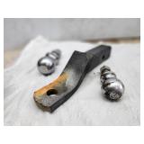 Hitch with 2 ball attachments