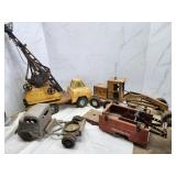 Metal Vintage Toys, grader, crane