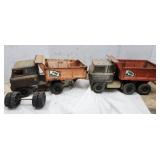 ERTL International dump trucks (2)