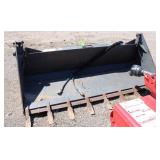 Clam Shell Tooth Bucket for Skid Loader, 7 Foot