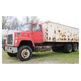 1979 Ford 9000LNT Grain Truck