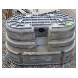 100 Gallon Rubbermaid Water Tank