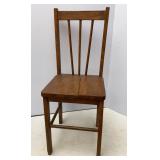 Antique Oak Childï¿½s Chair