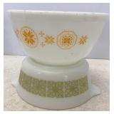 Vtg Pyrex Town & Country/Verde Green Bowls