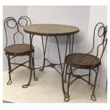 Childï¿½s Wrought Iron Bistro Table & Chairs