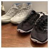 1 pr Under Armor youth sz 7, pr black water shoes