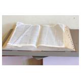 VTG Metal Book Display Stand