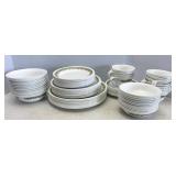 Vtg Corelle Crazy Daisy Dinnerware (set of 12)