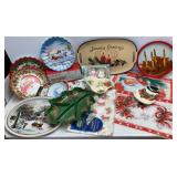 Vtg Christmas Serving Trays & Place Mats