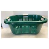 Rubbermaid Laundry Basket