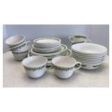 Vtg Corelle Crazy Daisy Dinnerware (set of 8)