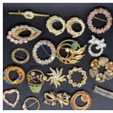 Rhinestone Wreath Style Brooches