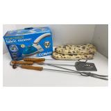 Barbecue Tools, Oven Mitts & Fabric Steamer