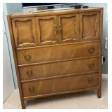 Broyhill Chest Of Drawers