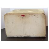 VTG Metal bread Box