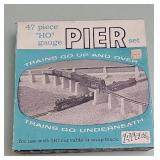 Atlas HO Gauge Pier set