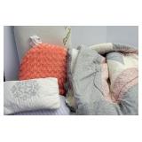 Comforter & pillows