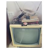Kenith B&W TV & rabbit ears