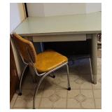 Metal desk. 1 drawer