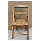 Standard Mfg Co. Folding Chair