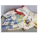 Vtg Terry Cloth & Linen Table Cloths/napkins
