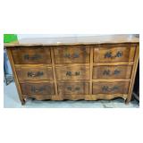 Vtg Traditional Cherry Dresser