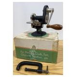 Vtg Singer Hand Operated Pinker