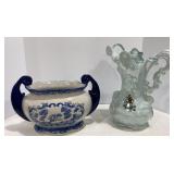 Delft Jardiniere & Urn