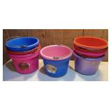 8 Qt. Round Water/Feed Buckets