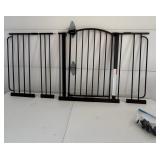 Metal gate with extensions