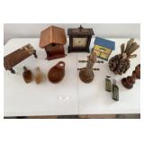 Wooden dï¿½cor, clock, birdhouse, riser, mug tree