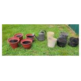 10 plastic flower pots