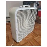 Lakewood 3 speed box fan