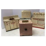 Vtg Metal Doll Appliances & Kitchen Sink
