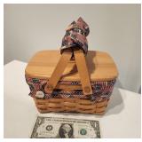 Longaberger 2002 Patriotic Basket, 2 handles