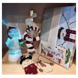 Snowman ornaments, tablecloth