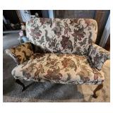 Settee. vintage look, Queen Anne Legs