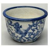 Blue and white spongeware custard