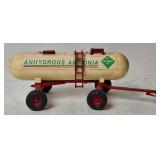 Ertl Anhydrous Ammonia Wagon Tank