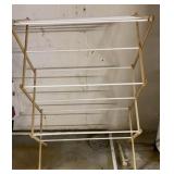 Foldable drying rack