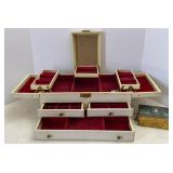 Jewelry & Trinket Boxes